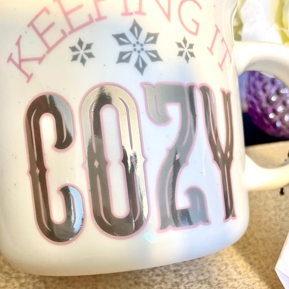NWT KEEPING IT COZY ❄️ Metallic Ceramic Mug - Picture 2 of 8